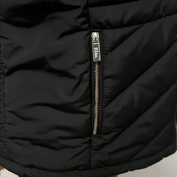 Elie Tahari Black Quilted Vest with Faux Fur Trim - Picture 4 of 7